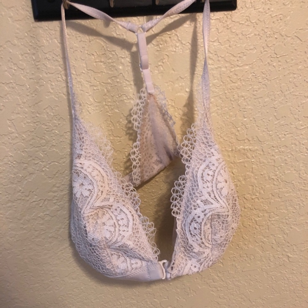VICTORIA SECRET WHITE LACE BRALLETE